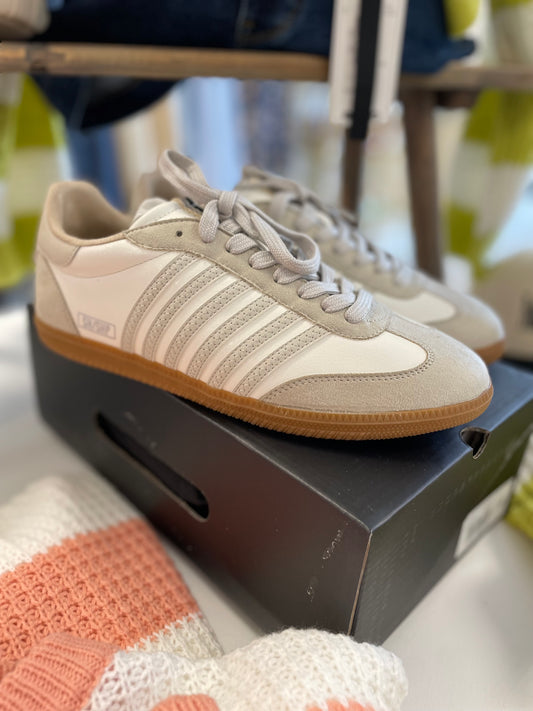 Fall-ing in Love Sneakers